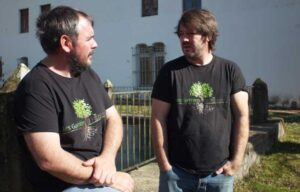 Els germans Llach, de Les Gambires