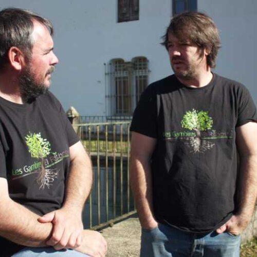 Els germans Llach, de Les Gambires